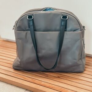 Brand New Lo & Sons Brookline Bag Gray OS Blue Interior